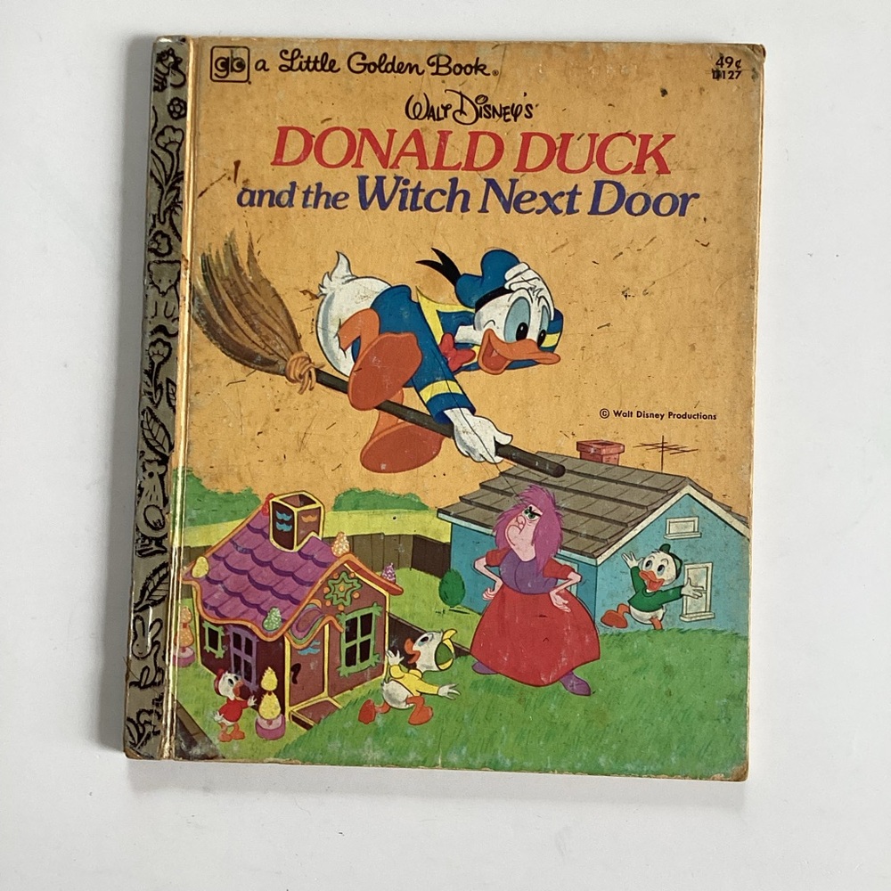 🛍️5/💲20🛍️ 1975 DISNEY Donald Duck and the Witch Next Door Book